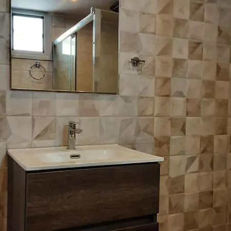 Apartment Maistros Seafront Pondi