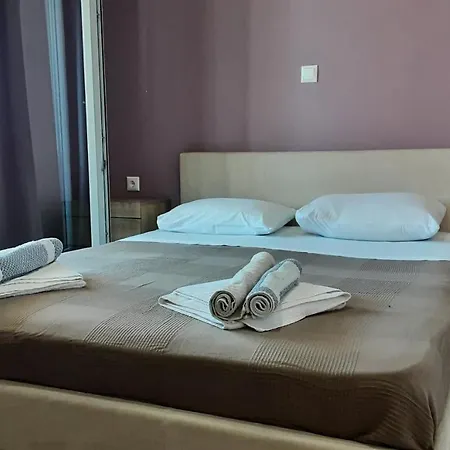 Maistros Seafront Apartment *
